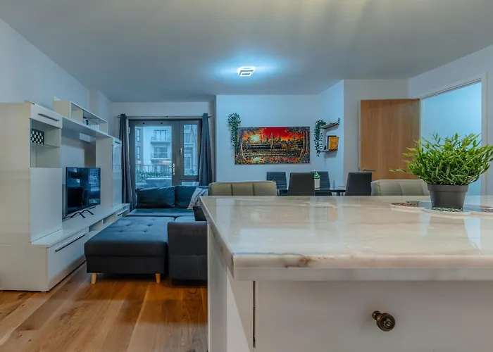 Harbour View Balcony And Projector Cinema *