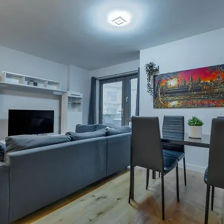 Apartament Modern Flat W/ Balcony&projector Cinema *