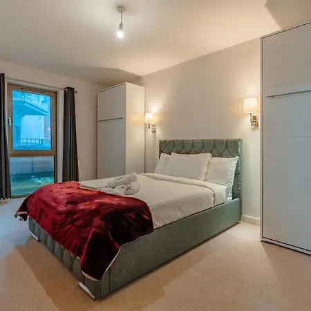 Bristol Harbourview Apt: Cinema & Parking *